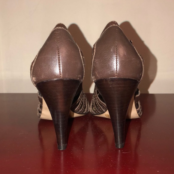 BCBG Point Toe Heels - Picture 4 of 4